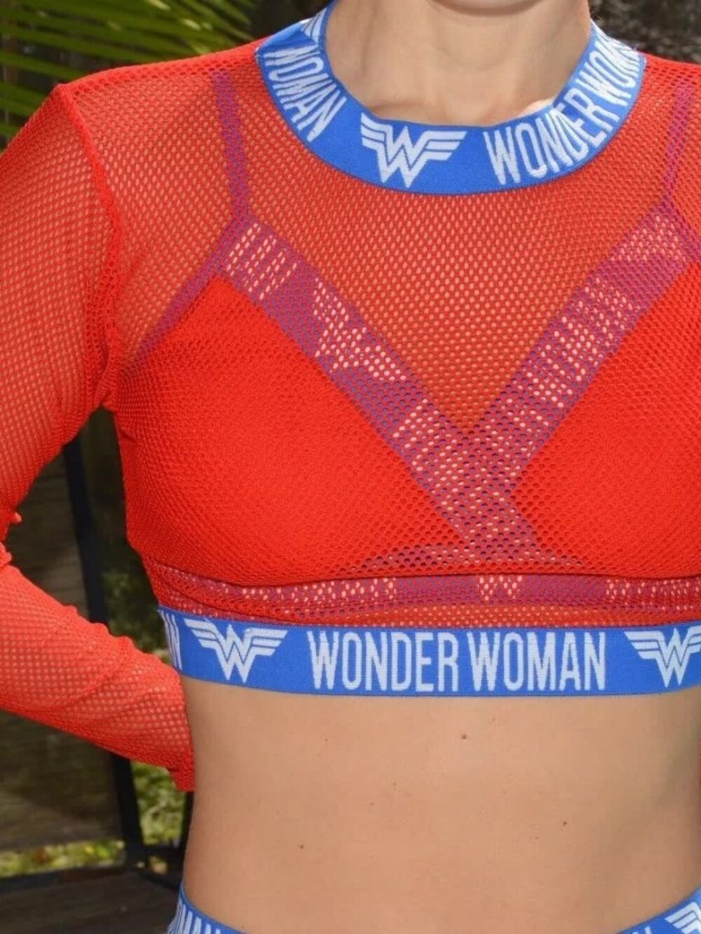 DC Comics Wonder Woman mesh transparent long sleeve rash guard Size M
